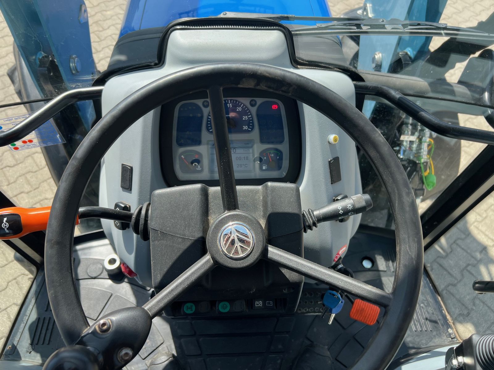 New Holland T4.75S 3