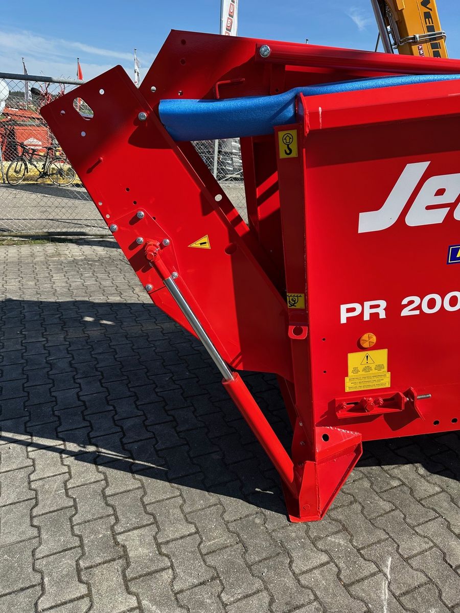 Jeantil PR 2000 Einstreugerät / Ballenzerteiler 2
