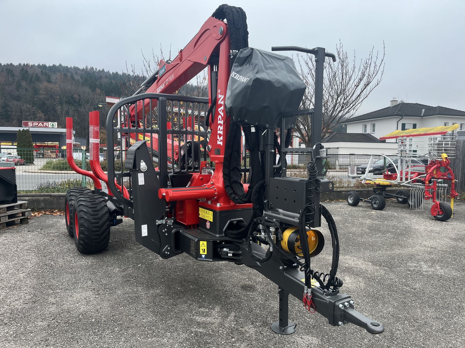 Krpan Forstanhänger GP 8 DF mit Forstkran GD 7,6 K 2