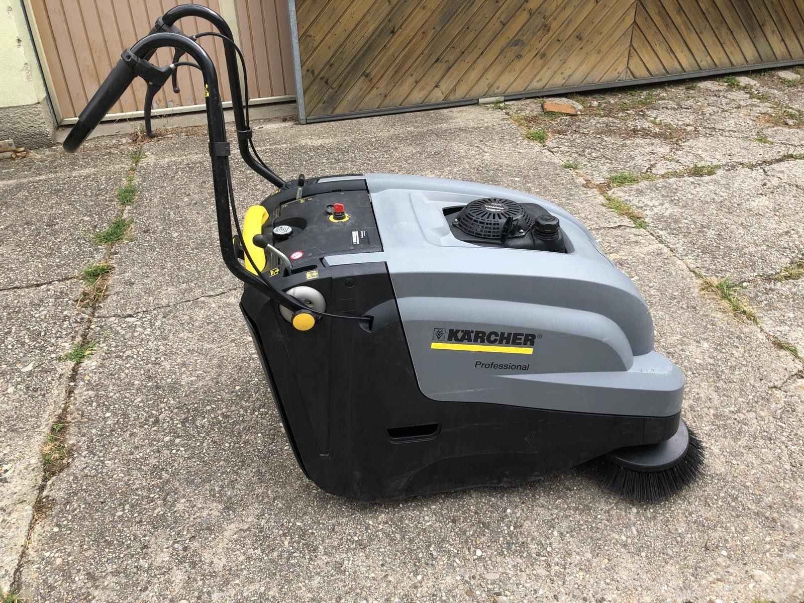 Kärcher Kehrmaschine KM 75/40 W PRIVATVERKAUF 1