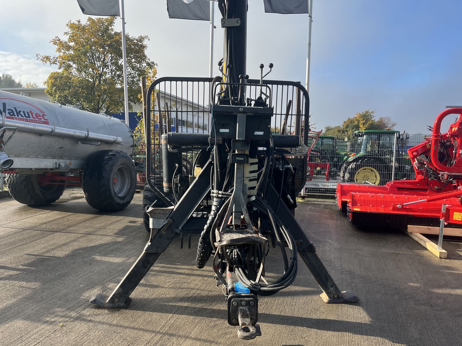 Kesla Forstanhänger 10 HD - 201 + Kran 305T 3