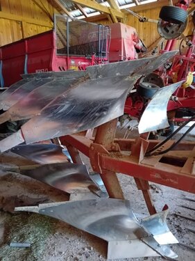 Sonstige K.-Agrifarm 4.schar Wendepflug