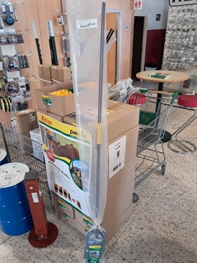 Patura K. Elektrisches Durchfahrtstor