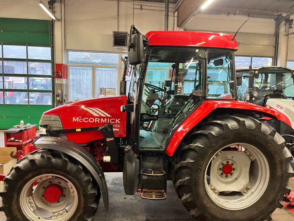 Mc Cormick CX105 2