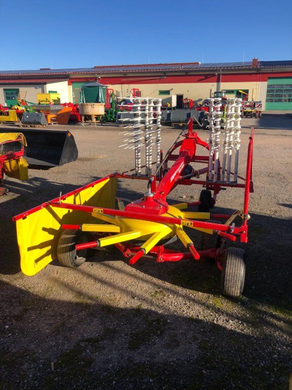 Pöttinger TOP 380 N Schwadkreisel 3