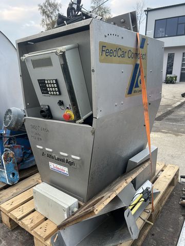 Alfa Laval Fütterungsautomat Feed Car mit 3 Futtersorten