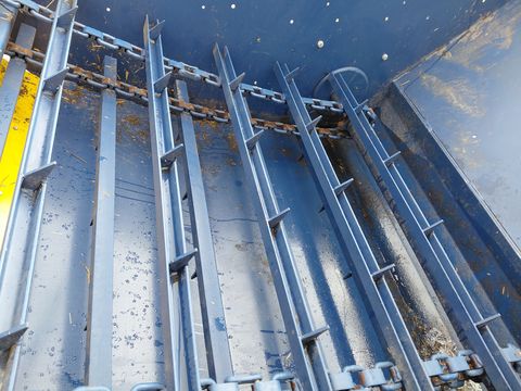 Sonstige Einstreugerät für Merlo - auch andere möglich