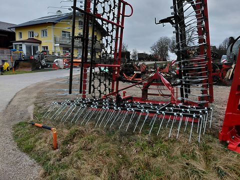 Stekro Wiesenegge mit Striegl 