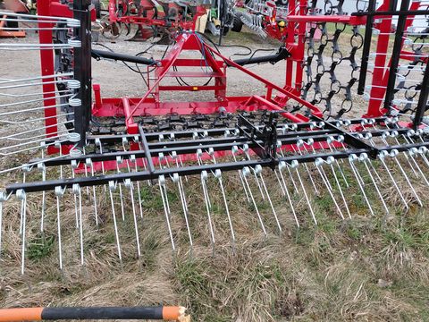 Stekro Wiesenegge mit Striegl 