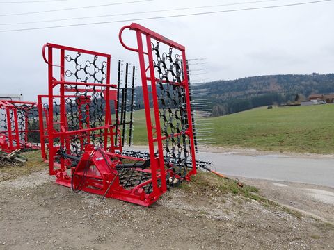 Stekro Wiesenegge mit Striegl 