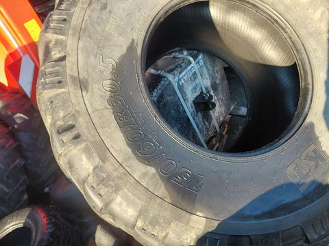 BKT 750/60R30,5