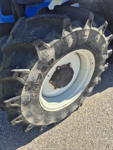 New Holland TL70A (4WD)