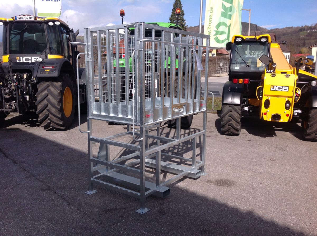 Fliegl Arbeitsbühne 2