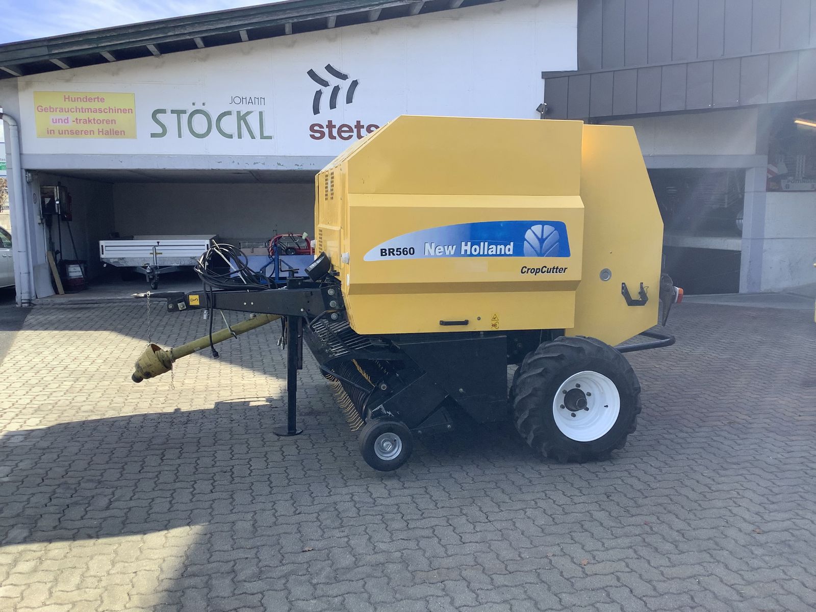 New Holland BR 560 3