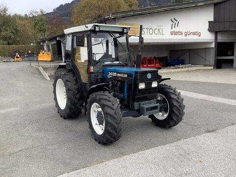 New Holland 3435