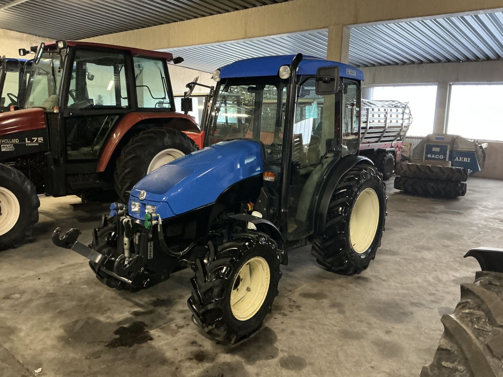 New Holland T3040 1
