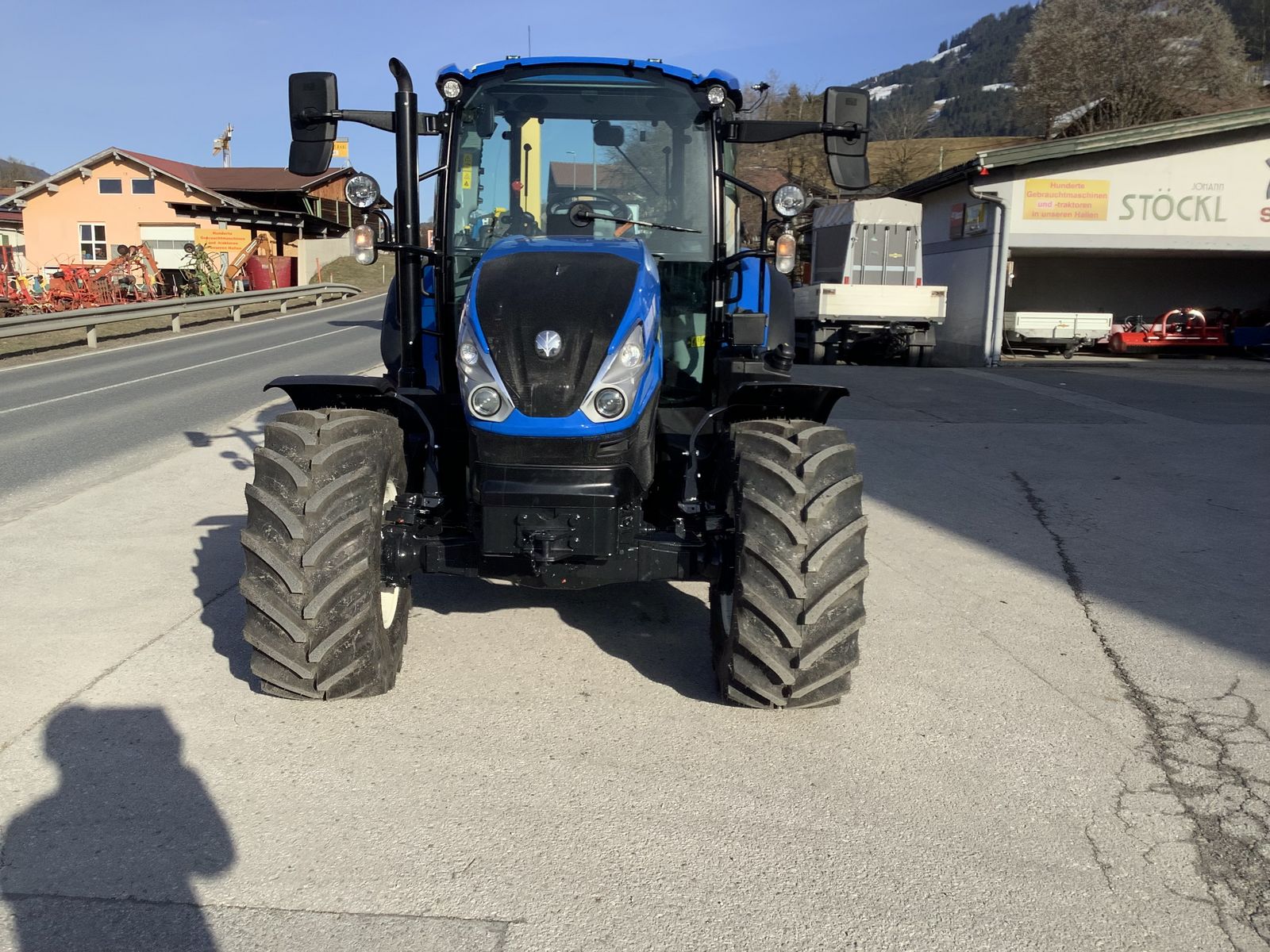 New Holland T5.90 Utility Dual Command 3