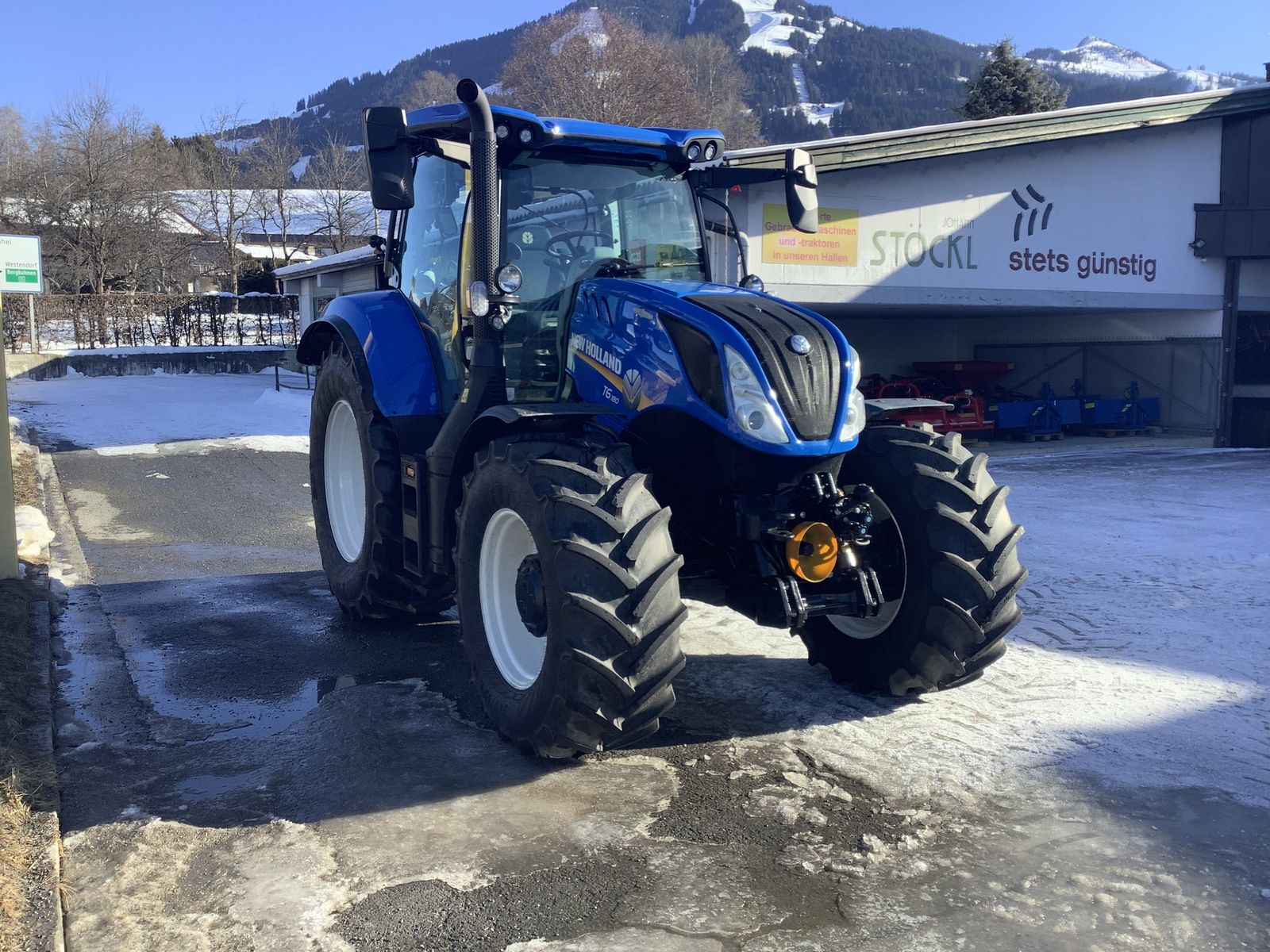 New Holland T6.180 Auto Command SideWinder II (Stage V)  2