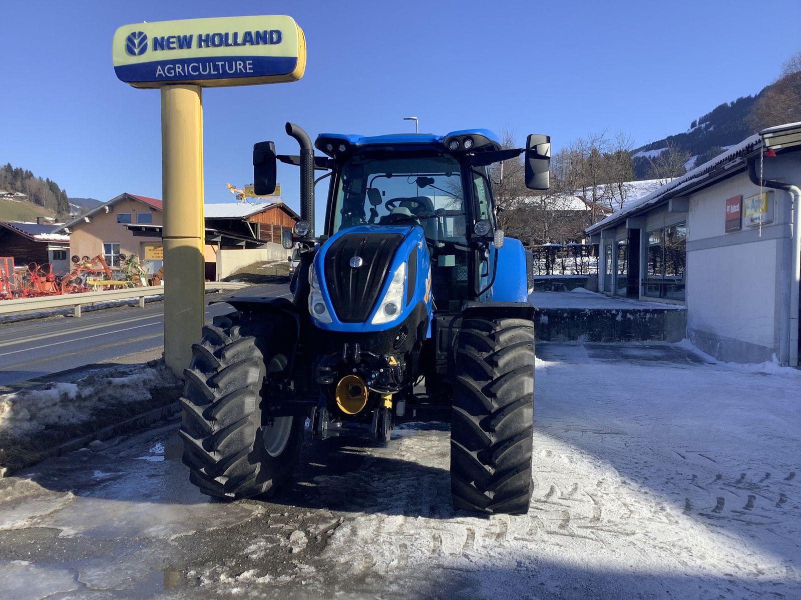 New Holland T6.180 Auto Command SideWinder II (Stage V)  3