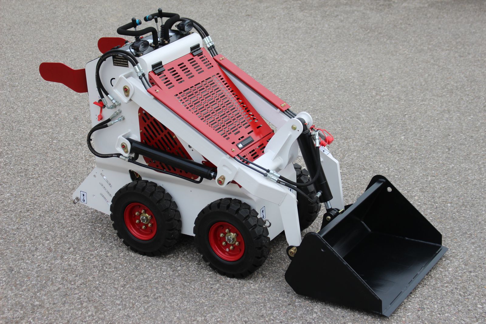 Bullforce BF130-4WD Minilader Hoflader 2