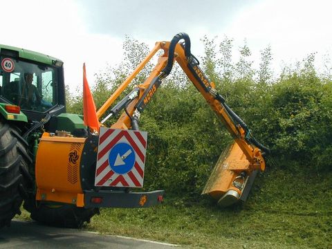 Femac DOC 400S Mulcher Seitenmulcher Böschungsmulcher