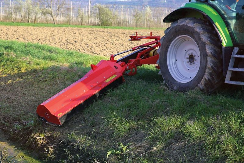 Tehnos Mulcher Seitenmulcher Traktor Böschungsmulcher 3