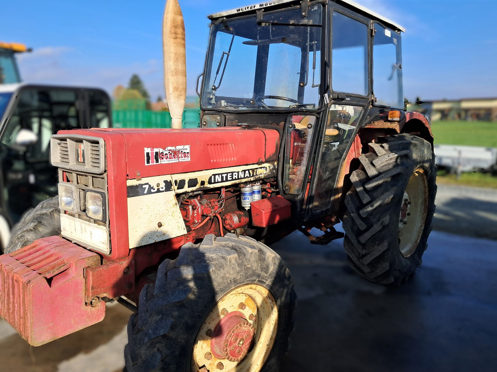 IHC Traktor IHC 733 IntNr 12221 1