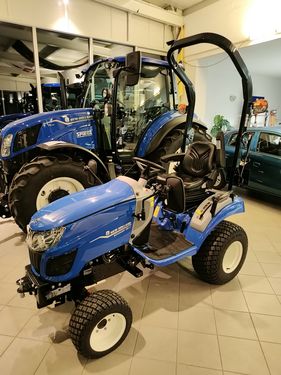 <strong>New Holland Boomer 2</strong><br />