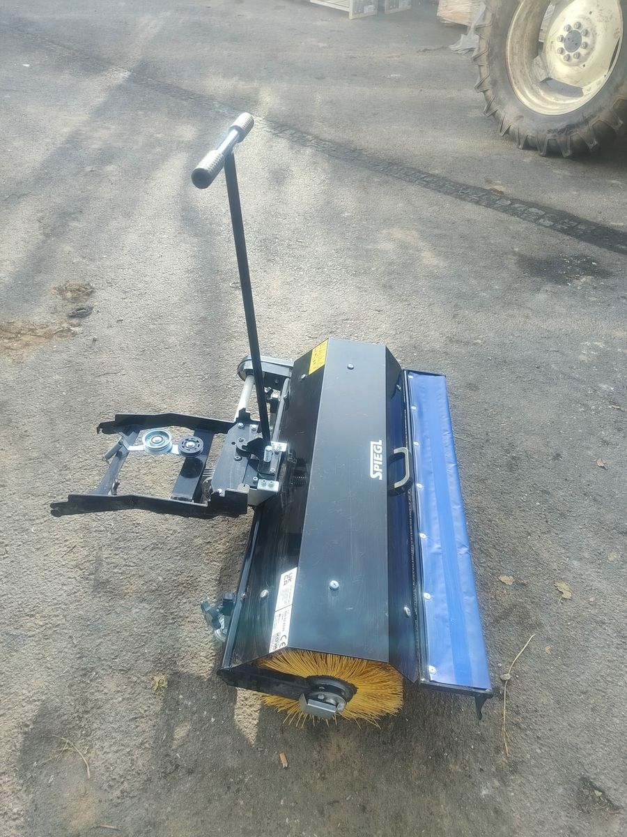 Husqvarna Kehrmaschine zu Rider RC318 & RC320 3