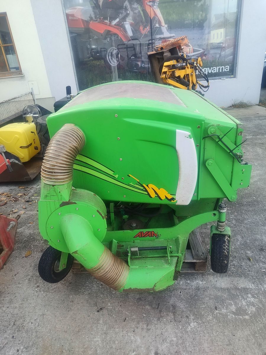 Avant 150 Mähwerk mit Sammelbox  3