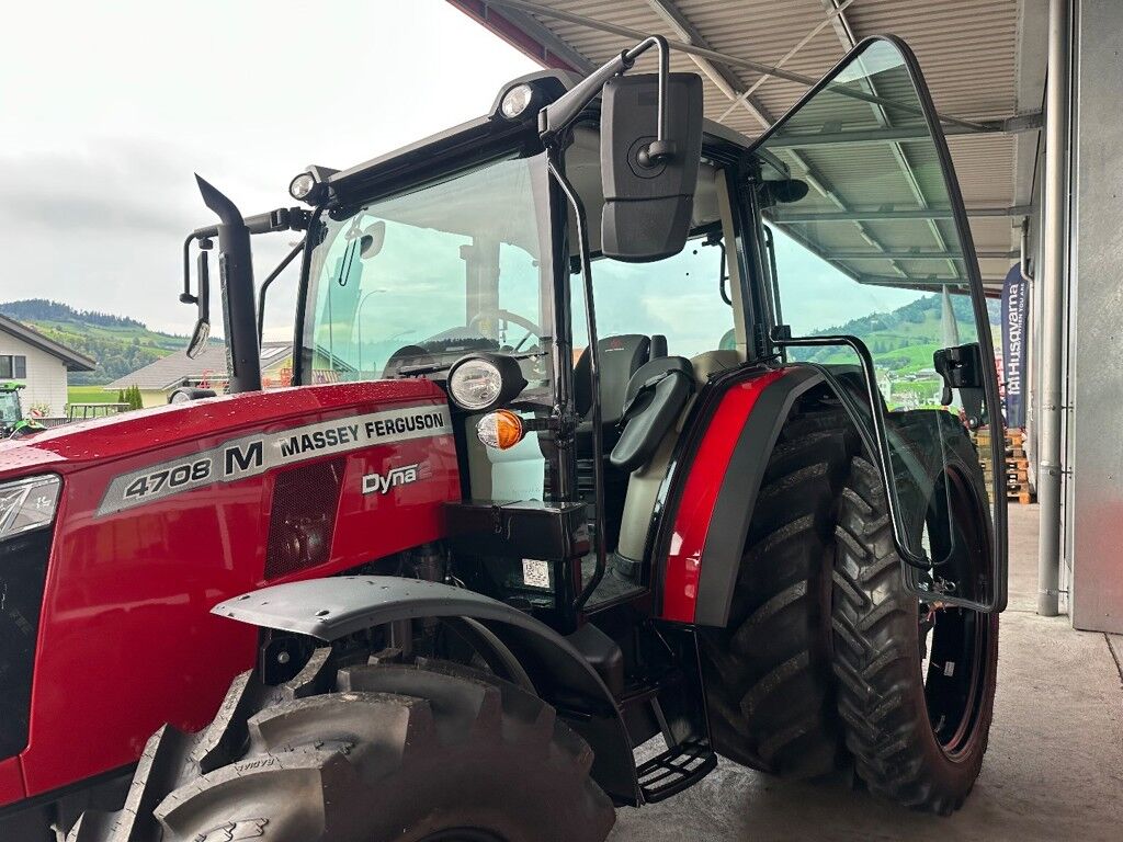 Massey Ferguson 4708 2