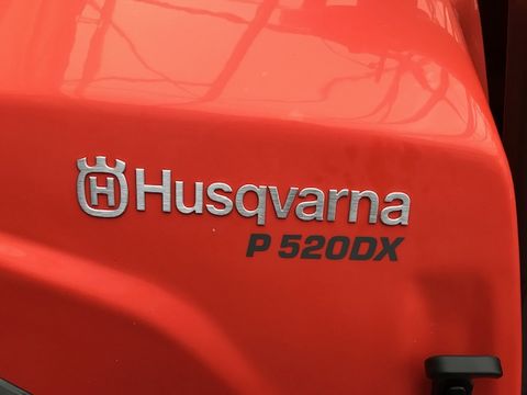 Husqvarna Kommunalrider P520DX mit V-Schneeschild