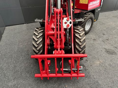 Thaler Hoflader 2226S 25PS 1.500kg Hubkraft  3