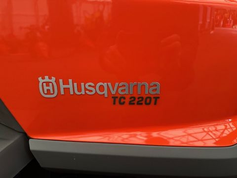 Husqvarna Rasentraktor TC220T 108cm Schnittbreite 19,6PS 2