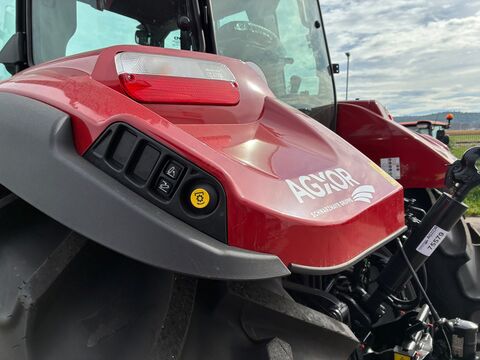 Case IH Farmall 120M