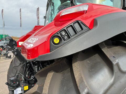 Case IH Farmall 120M