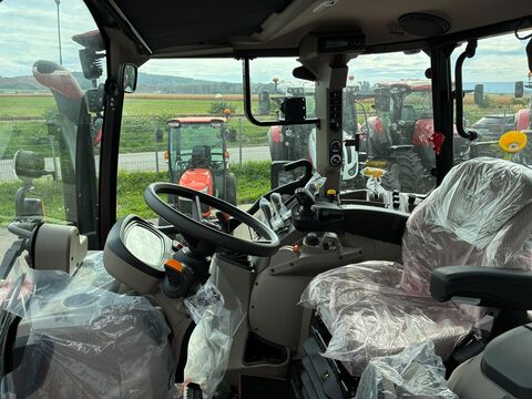 Case IH Farmall 120M