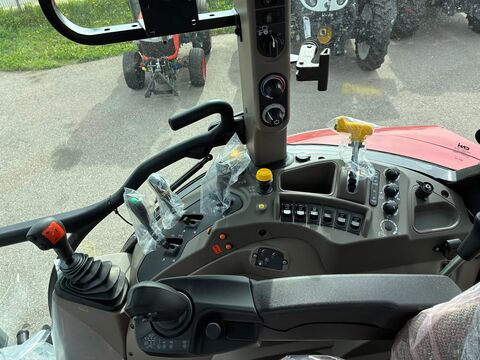 Case IH Farmall 120M