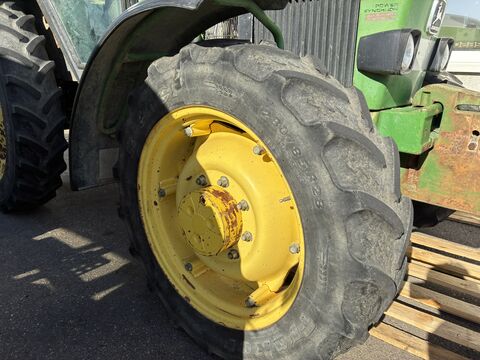 John Deere 2650
