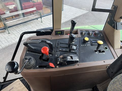 John Deere 7700