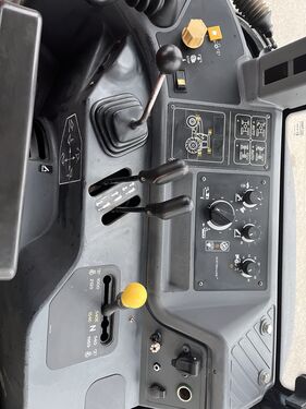 New Holland M 160/8560