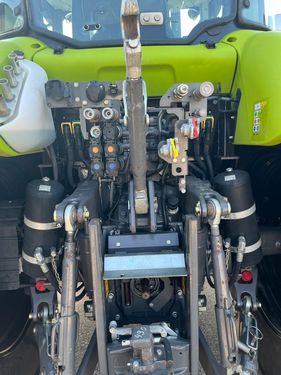 Claas Arion 430