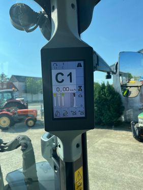 Claas Arion 430
