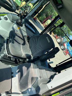 Claas Arion 430