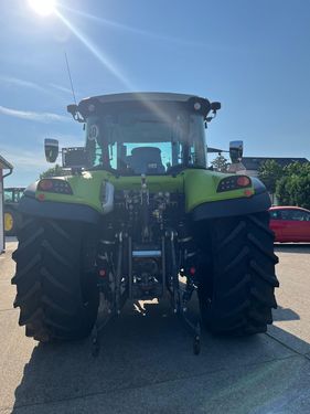 Claas Arion 430