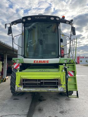 Claas Tucano 450