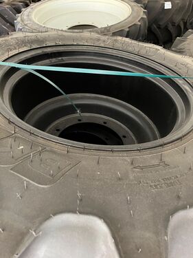 BKT 340/85R38+340/85R24