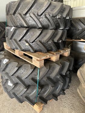 BKT 340/85R38+340/85R24