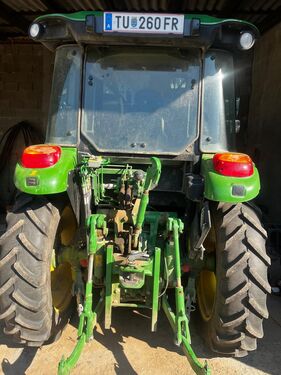 John Deere 5075M