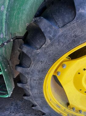 John Deere 5075M
